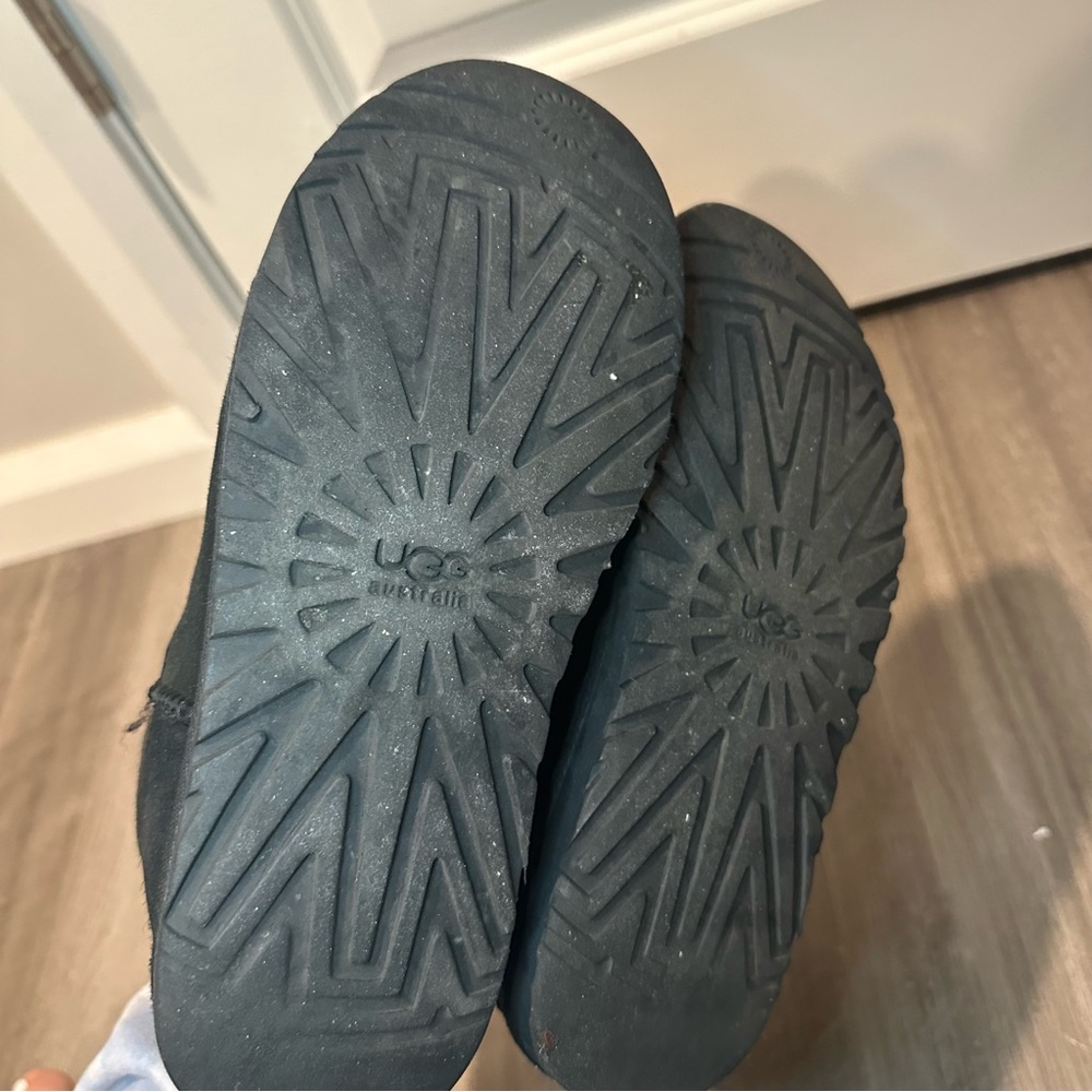 Ugg Black Mini - image 6